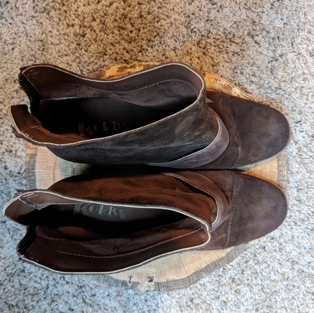 KORKS Heeled Suede Bootie with Chunky Buckle Ankle Boots | Size 9 | EUC - Picture 11 of 14